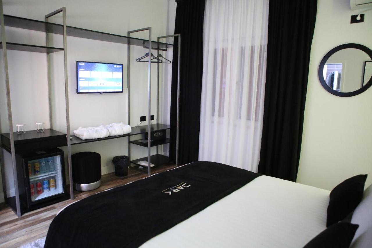 Dark Boutique Hotel Shkoze Eksteriør billede