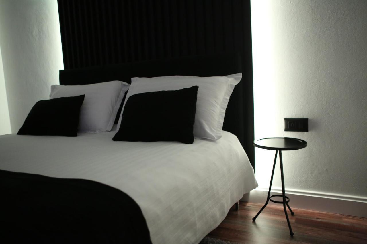 Dark Boutique Hotel Shkoze Eksteriør billede