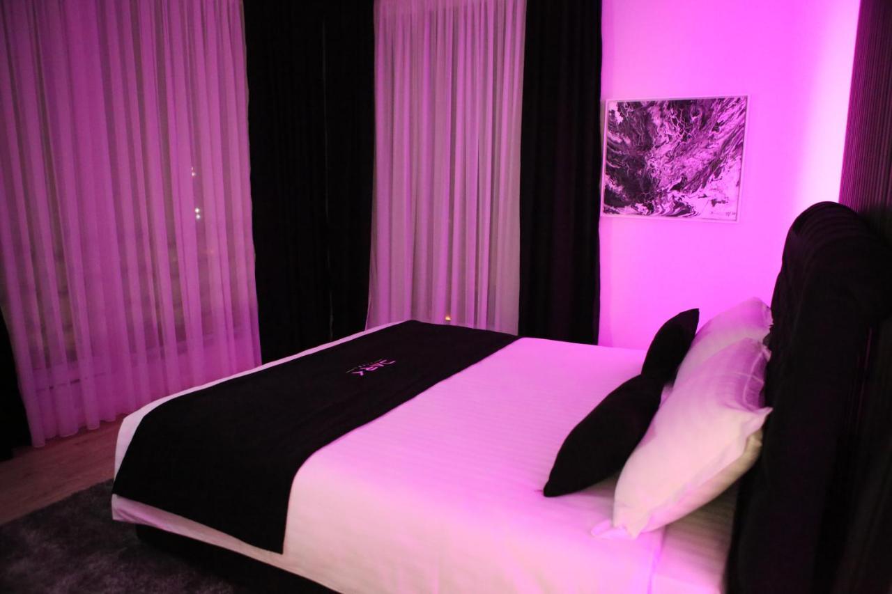 Dark Boutique Hotel Shkoze Eksteriør billede