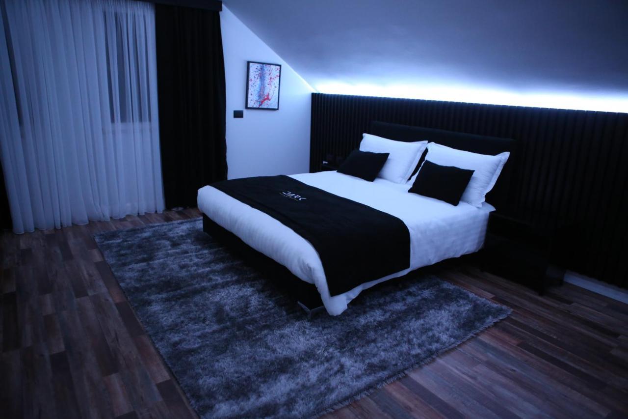 Dark Boutique Hotel Shkoze Eksteriør billede